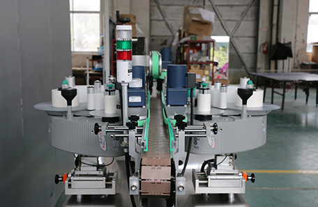 水瓶雙面貼標機