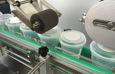 瓶子平側面貼標機