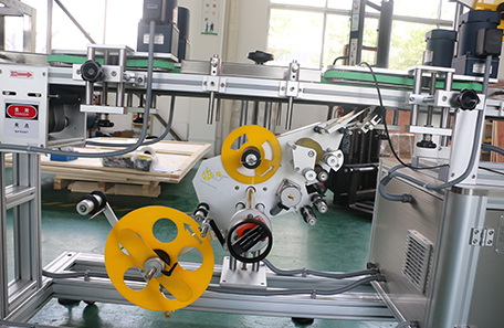 袋子上下面貼標(biāo)機(jī)